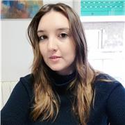 Doy clases económicas de todas las materias para primaria y de sociales y lenguas para ESO. Graduada en historia y máster de profesorado de secundaria